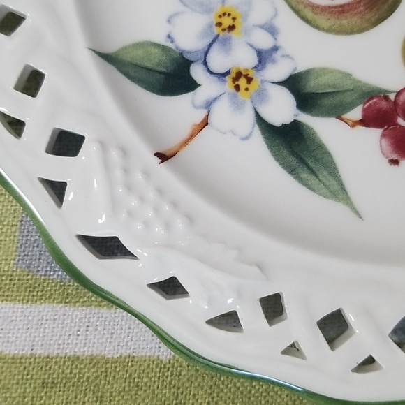 Tiffany Brunelli 8 1/4" Plate Lattice Cut Edge Flower Fig Design Made In Italy - Picture 10 of 13